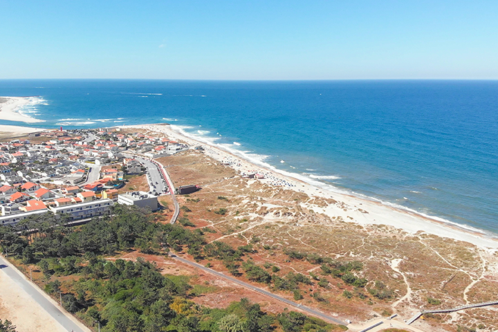 Relax on Esposende's beach