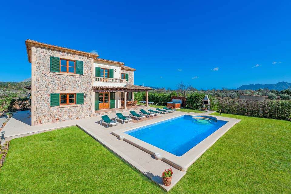Villa Can Canaveret in Pollensa, Majorca