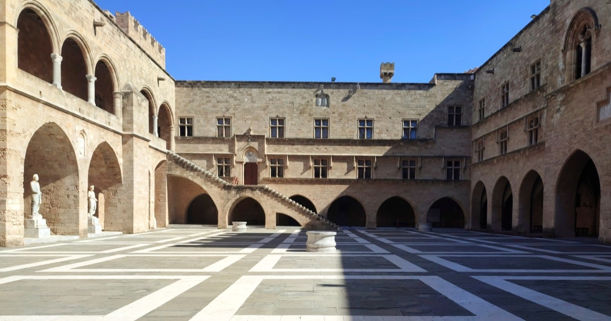 What to do in Rhodes with your friends
