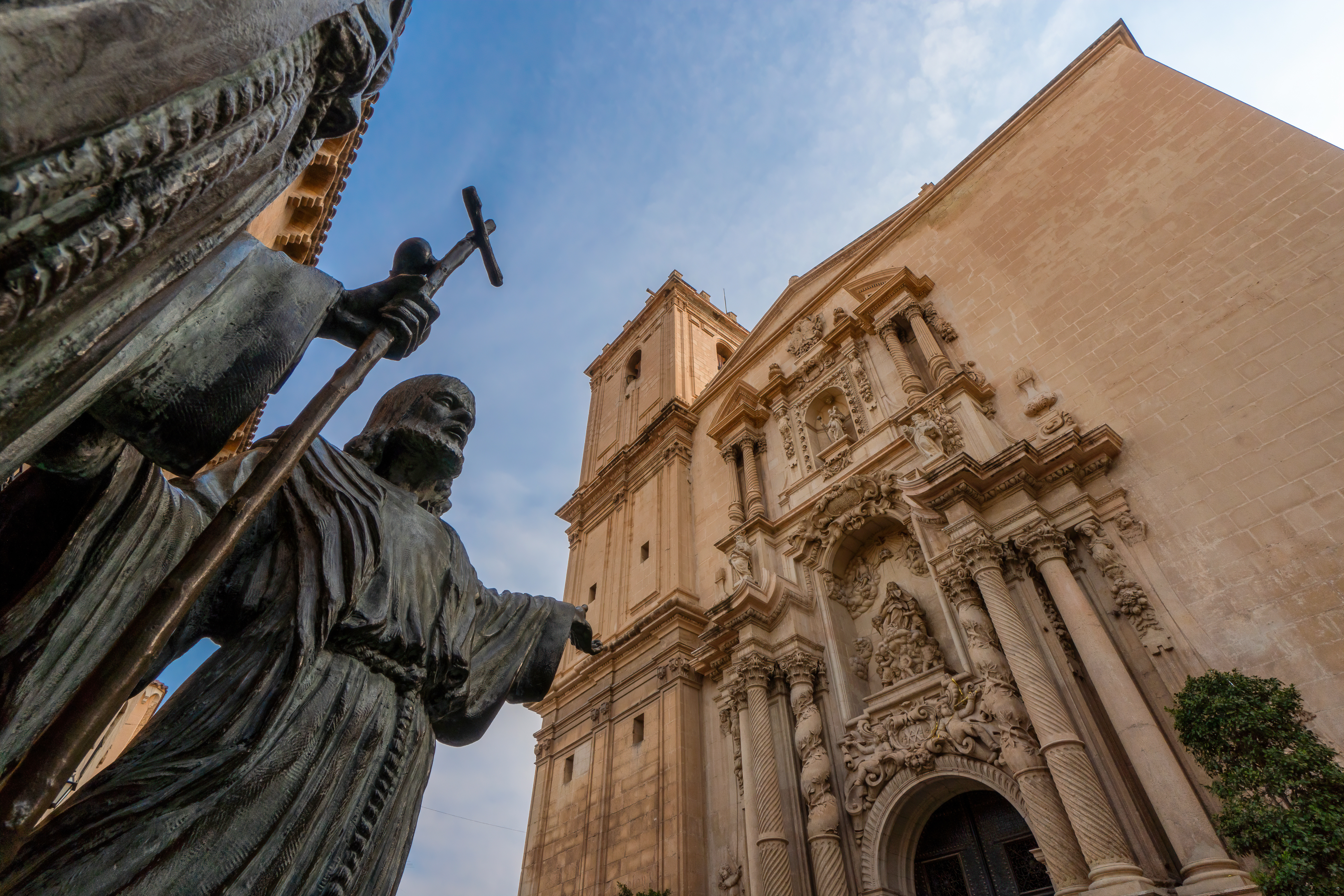 Statues outside Basilica de Santa MarÃa, where the mystery play of Elche is performed
