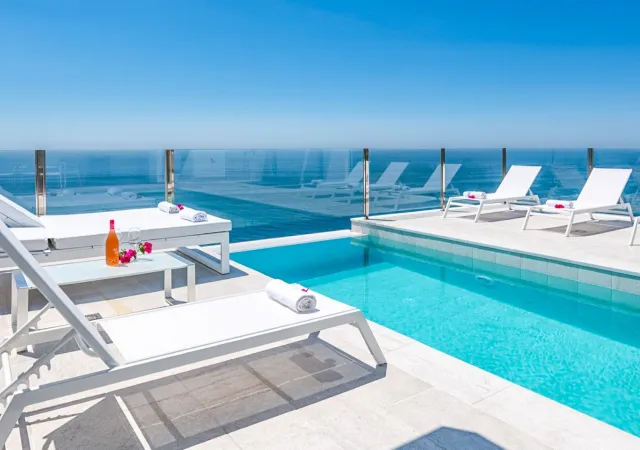 Villa Tierra Agua, villa holidays with a private pool