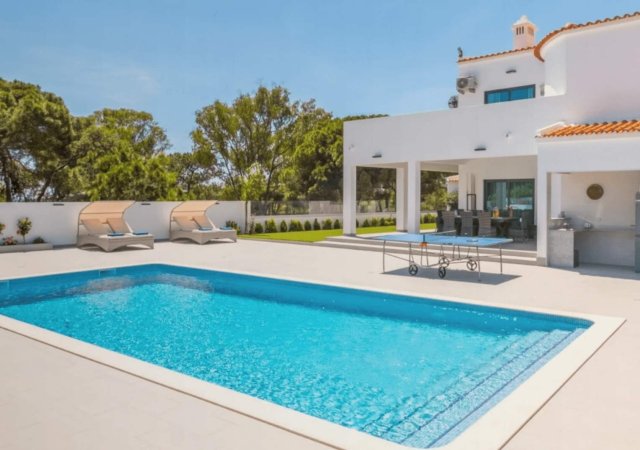 Villa Holidays with Private Pools - Villa Sequeira, Algarve