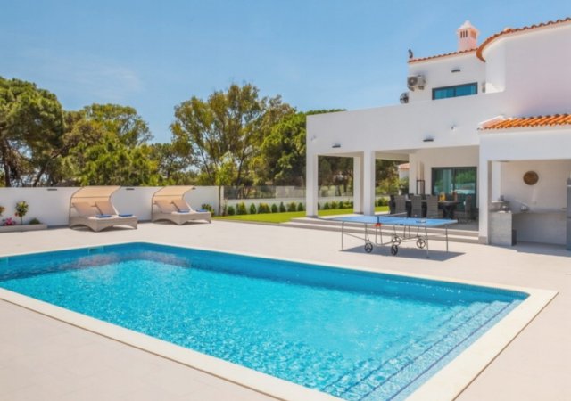 Villa Holidays with Private Pools - Villa Sequeira, Algarve