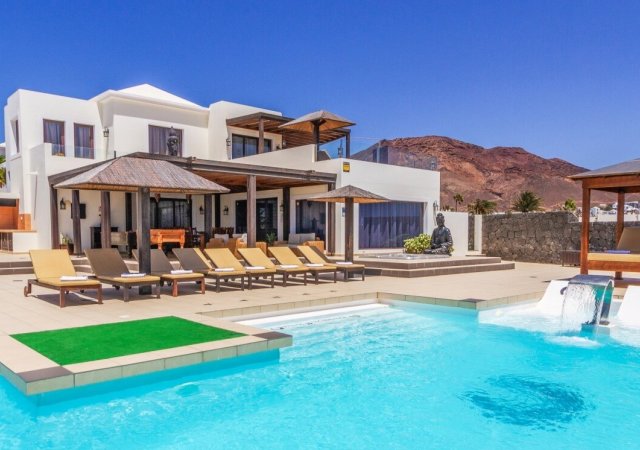 Villa Holidays with Private Pools - Villa Buddha, Lanzarote