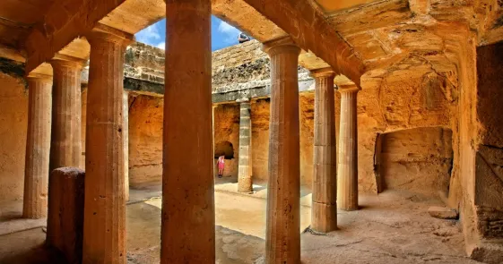 Tombs_of_the_Kings_Paphos.jpg
