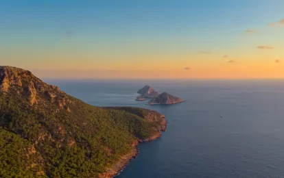 Where Is Hot in October: Sun, Sea and Scenic Escapes