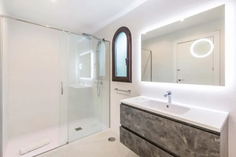 Shower Room-0