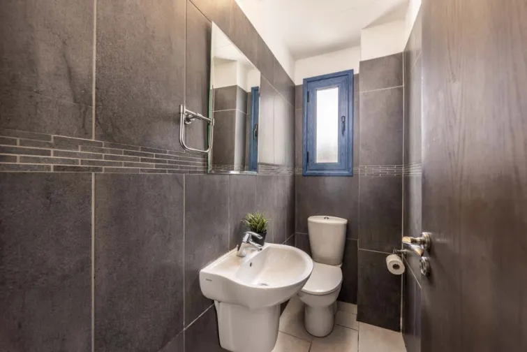 Guest WC-0