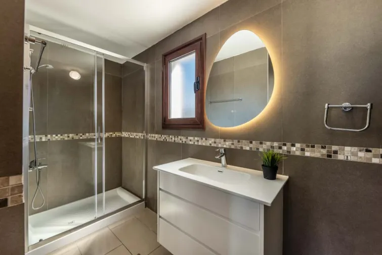 Shower Room-0