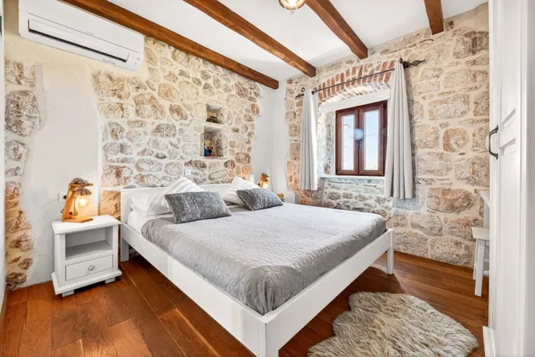 Bedroom-0