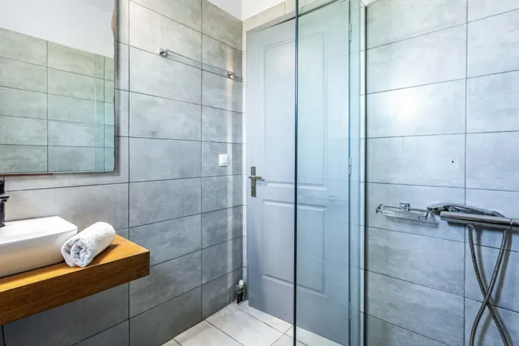 Shower Room-0