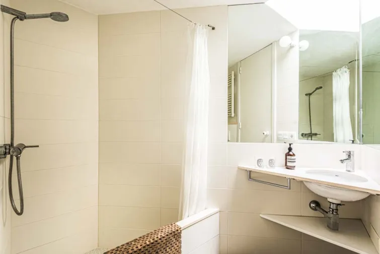 Shower Room-0