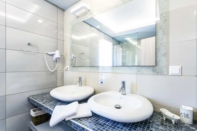 Shower Room-0