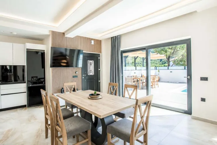 Dining Room-0