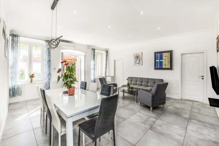 Dining Room-0