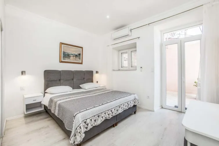Bedroom-0