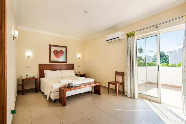 Bedroom-0