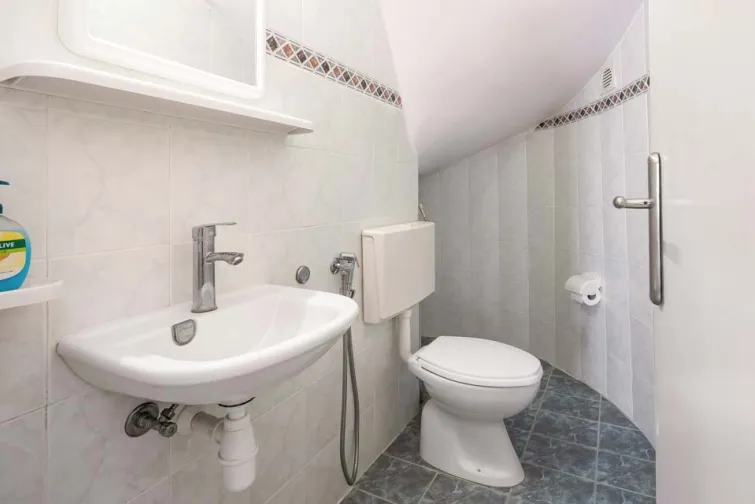 Guest WC-0