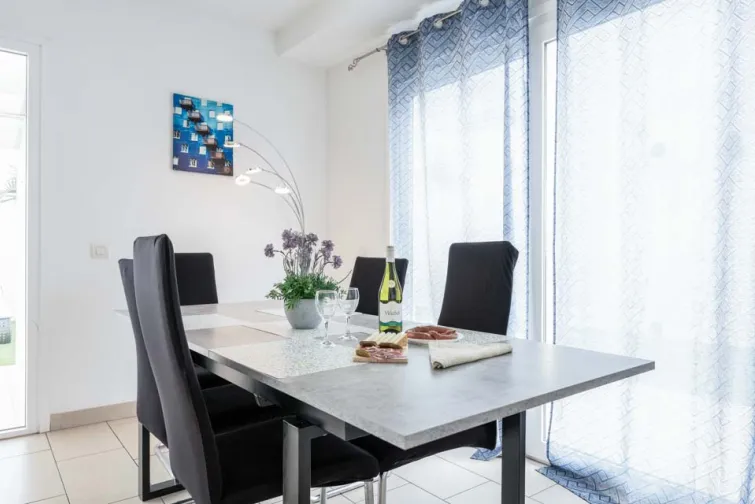 Dining Room-0