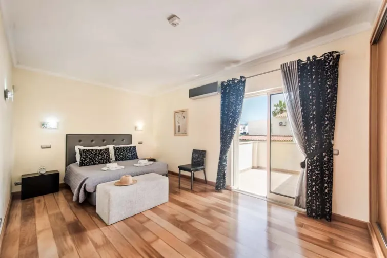 Bedroom-0