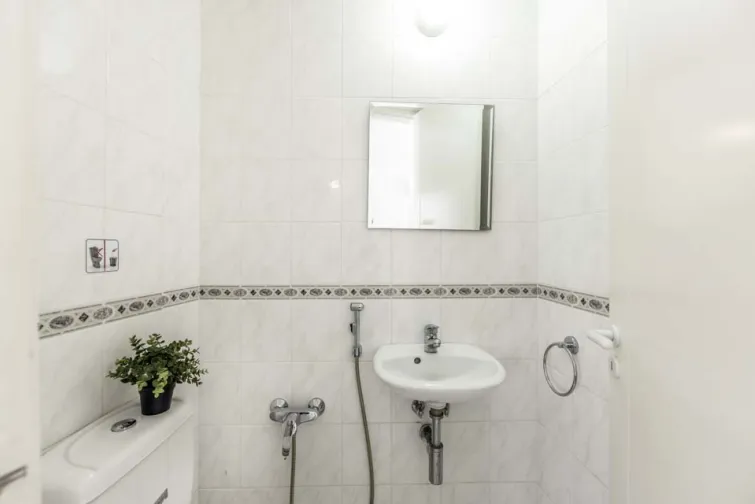 Guest WC-0