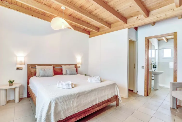 Bedroom-0