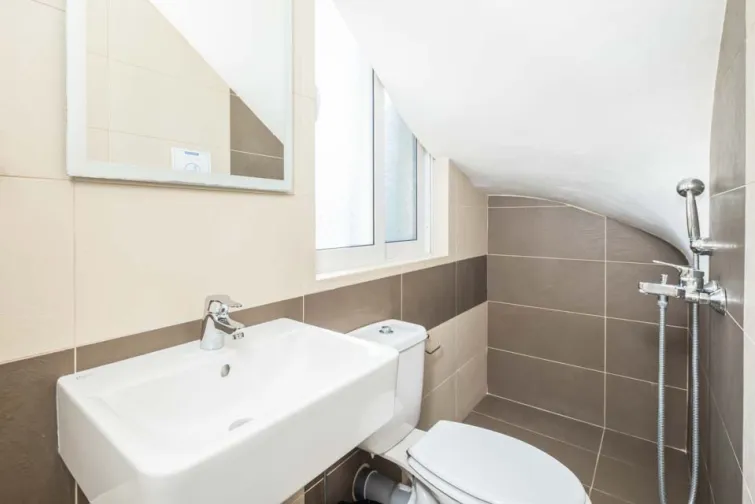 Guest WC-0