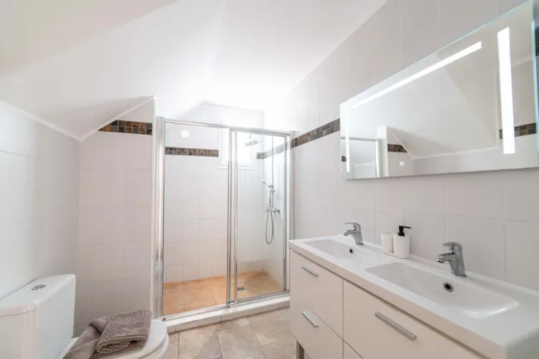Shower Room-0