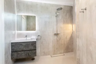 Shower Room-3