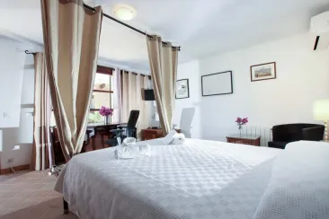 Ground Floor - Annex 2 - Bedroom 5