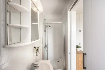 Shower Room-3