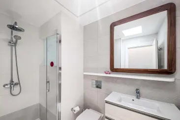 Shower Room-1