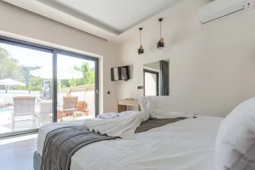 Ground Floor - Bedroom 1