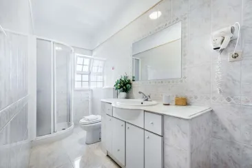 Shower Room-3