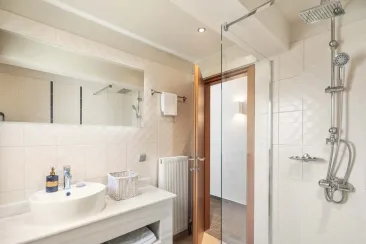 Shower Room-1