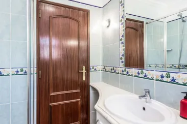 Shower Room-3