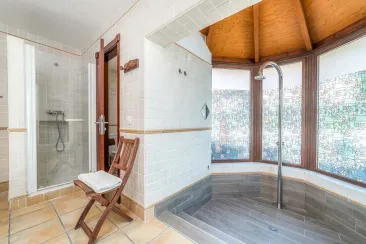 Shower Room-1