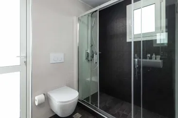 Shower Room-3