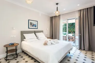 Ground Floor - Annex 1 - Bedroom 1