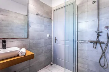Shower Room-3