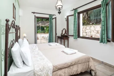 Ground Floor - Bedroom 3